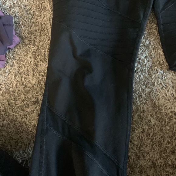 Old navy leggings - Picture 2 of 3